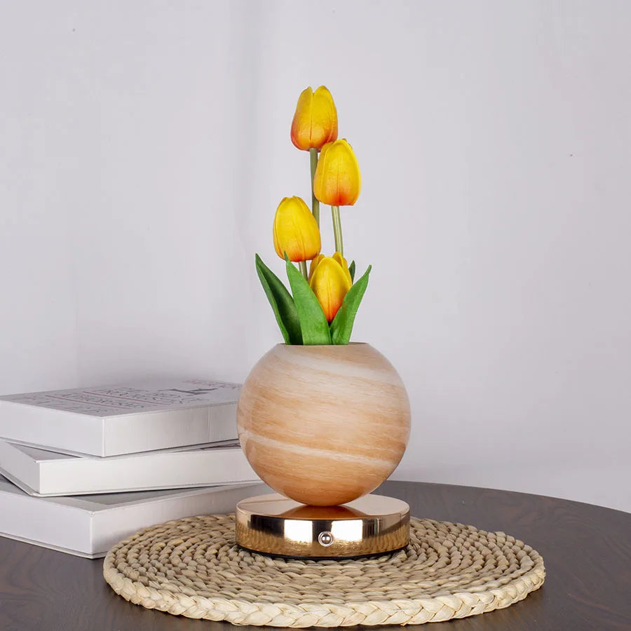 Lampe tulipes jaunes sur boule effet marbre, lampe de chevet déco