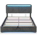 Lit coffre 140x190 en velours gris avec bandeau LED allumé et sommier à lattes relevé